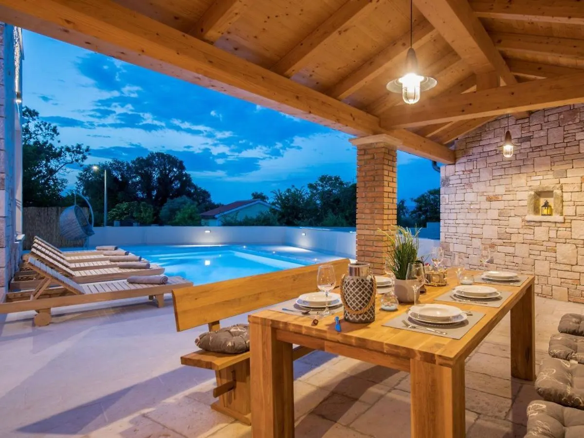 Moderne Istrische Steinvilla - 4 Sterne Mit Privatem, Beheizbaren Pool & Meerblick Kavran