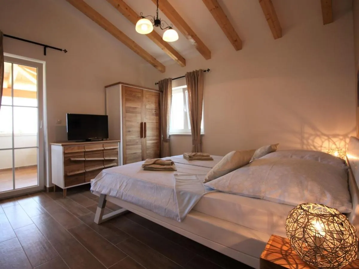 Moderne Istrische Steinvilla - 4 Sterne Mit Privatem, Beheizbaren Pool & Meerblick Kavran 0*,  Croatia