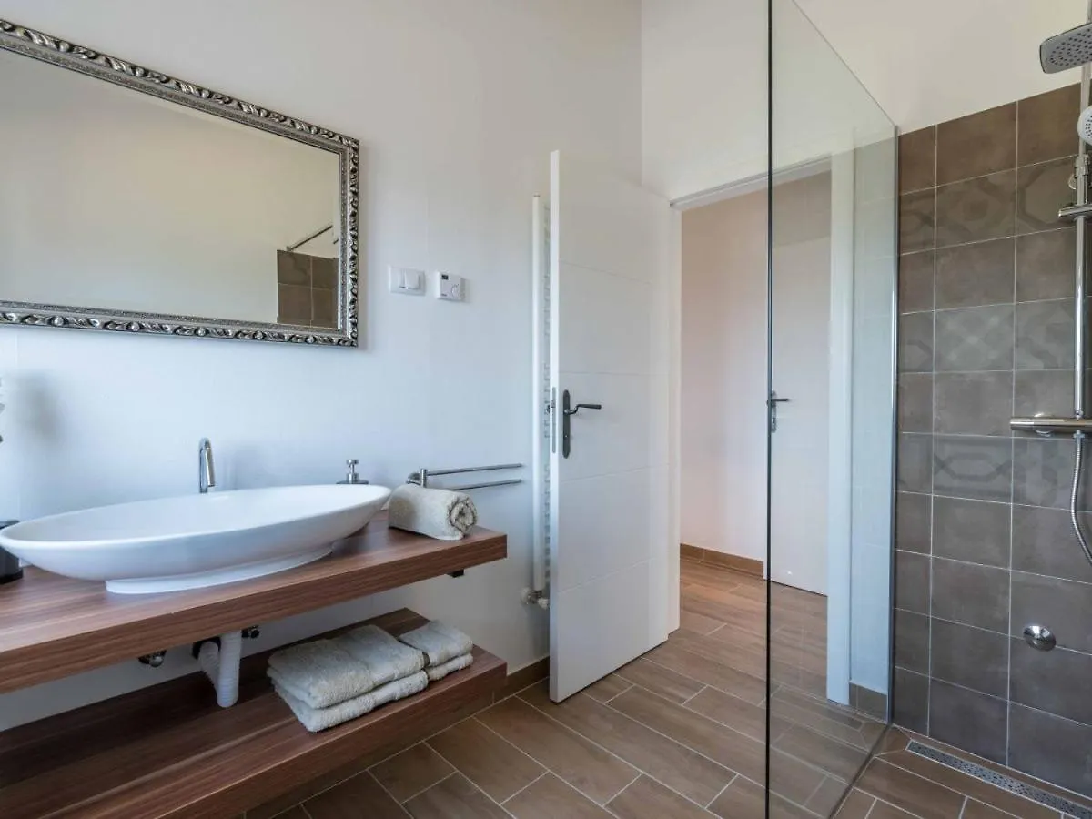 Moderne Istrische Steinvilla - 4 Sterne Mit Privatem, Beheizbaren Pool & Meerblick Kavran Villa