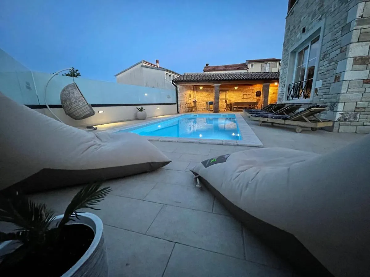 Moderne Istrische Steinvilla - 4 Sterne Mit Privatem, Beheizbaren Pool & Meerblick Kavran