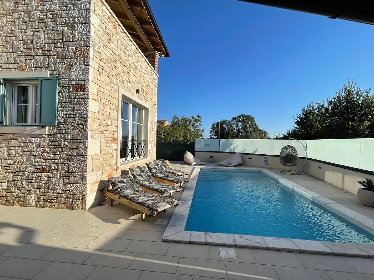Moderne Istrische Steinvilla - 4 Sterne Mit Privatem, Beheizbaren Pool & Meerblick Kavran